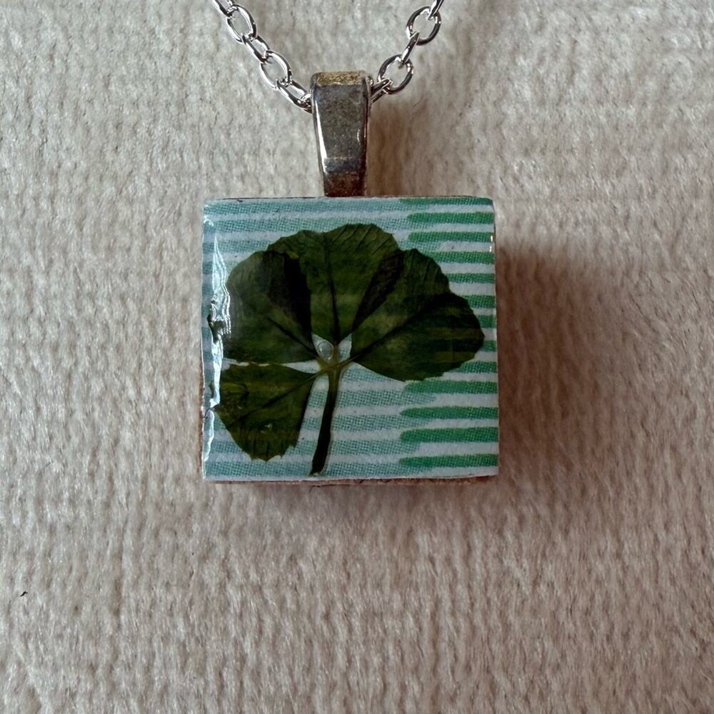 Hand-Crafted Real 4 Four Leaf Clover Mini Scrabble Pendant‎ w/ Silver Chain #21